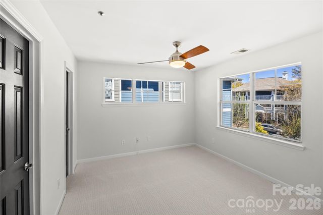 501 Olmsted Park Place E, Charlotte, NC 28203