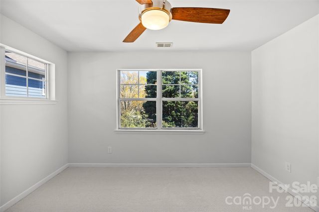 501 Olmsted Park Place E, Charlotte, NC 28203