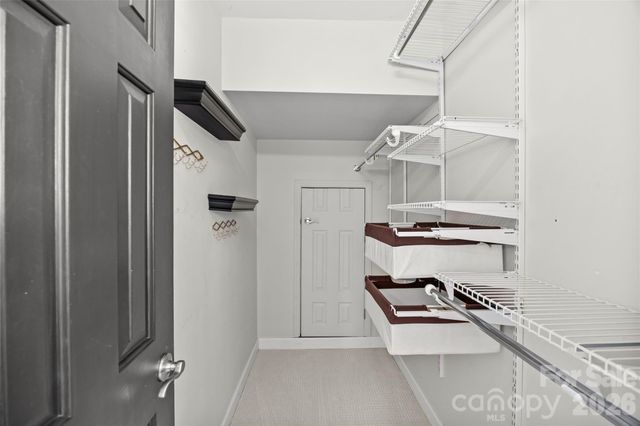 501 Olmsted Park Place E, Charlotte, NC 28203