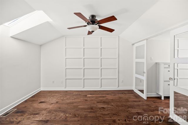 501 Olmsted Park Place E, Charlotte, NC 28203