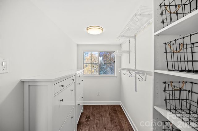 501 Olmsted Park Place E, Charlotte, NC 28203