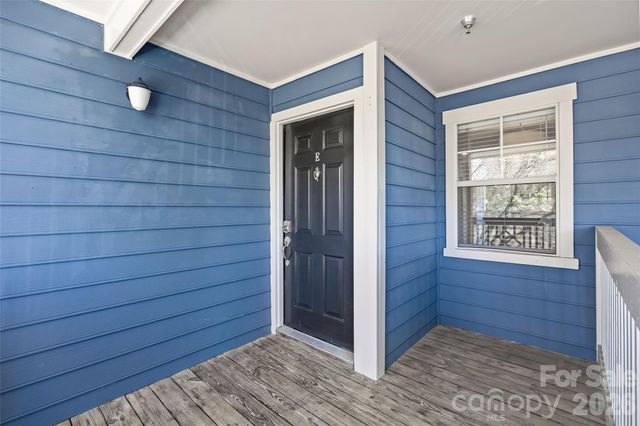 501 Olmsted Park Place E, Charlotte, NC 28203