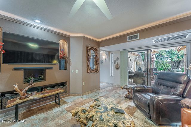 1118 W Circulo Del Sur, Green Valley, AZ 85614