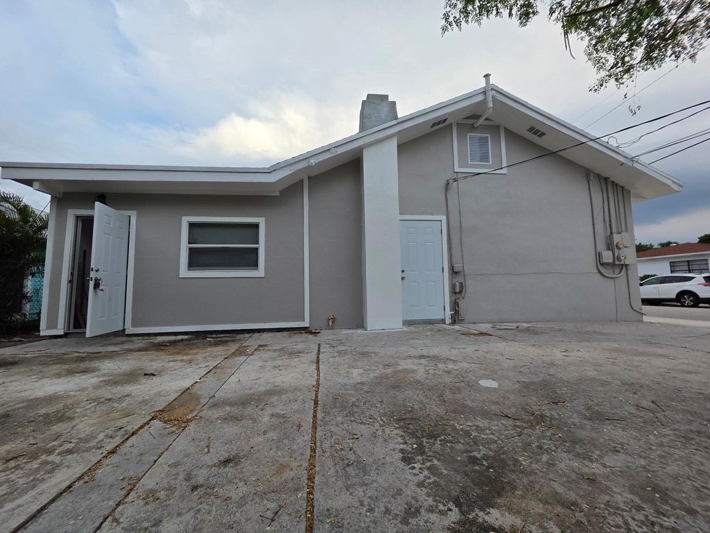 1131 S N Street C, Lake Worth Beach, FL 33460