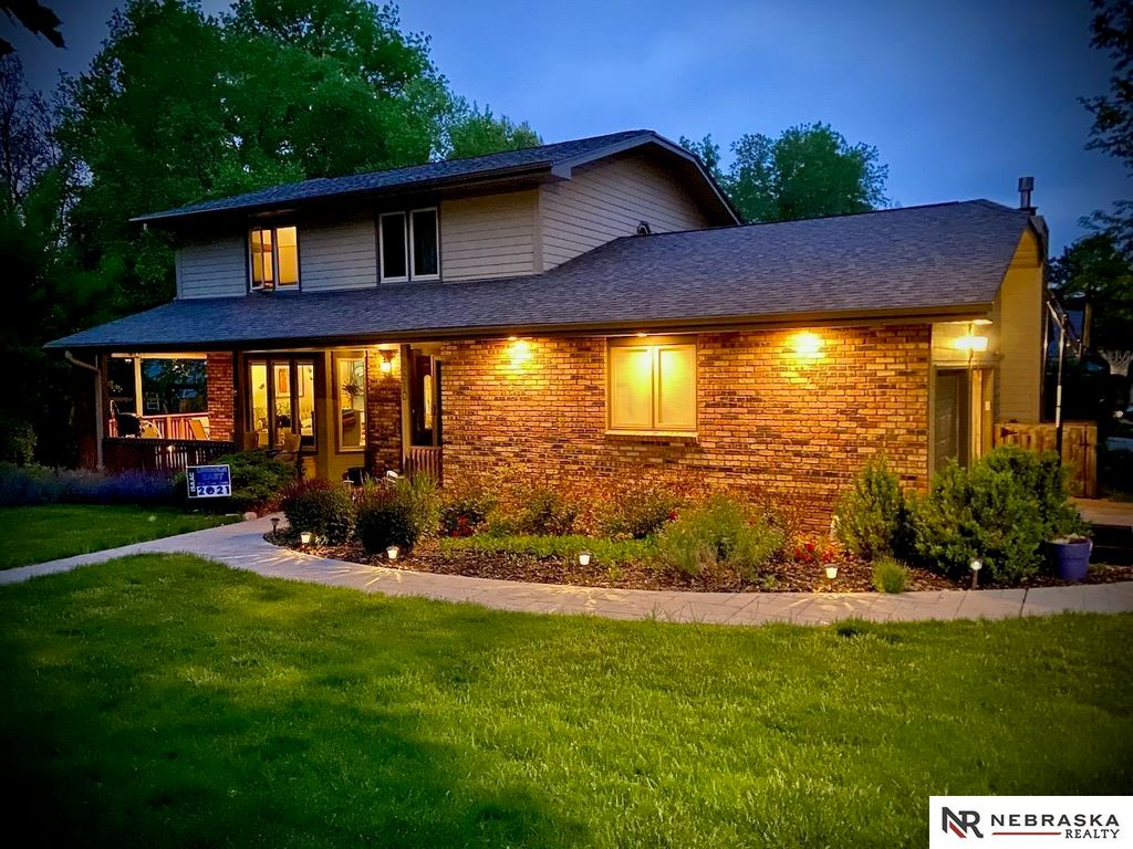 6610 Plumwood Lane, Lincoln, NE 68516