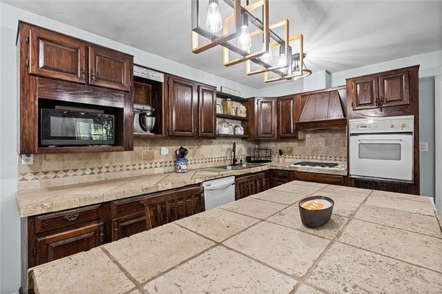 112 Fairlane Drive, Satsuma, AL 36572