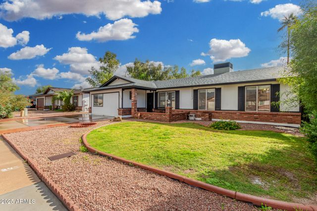 3325 E CARMEL Avenue, Mesa, AZ 85204