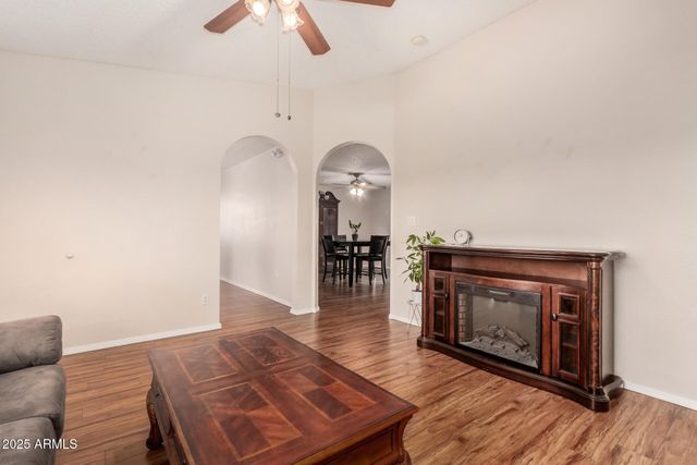 3325 E CARMEL Avenue, Mesa, AZ 85204