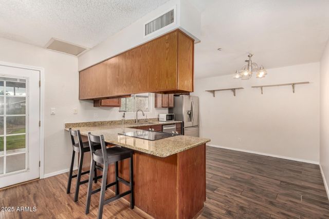 3325 E CARMEL Avenue, Mesa, AZ 85204