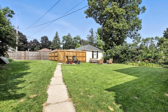 3435 S 43rd STREET, Greenfield, WI 53219