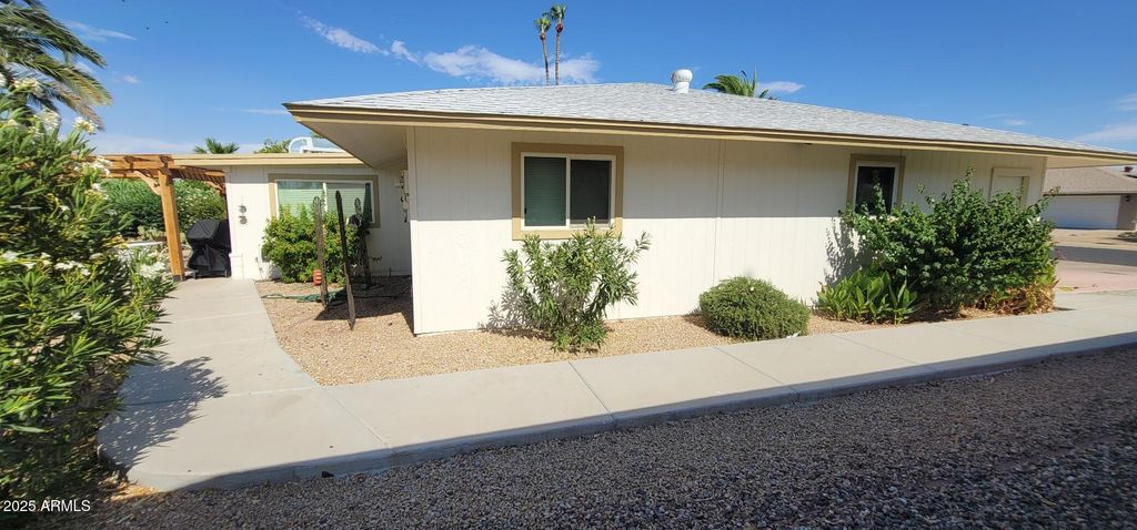 Image 36 of property listing at 13218 W LA TERRAZA Drive, Sun City West, AZ 85375