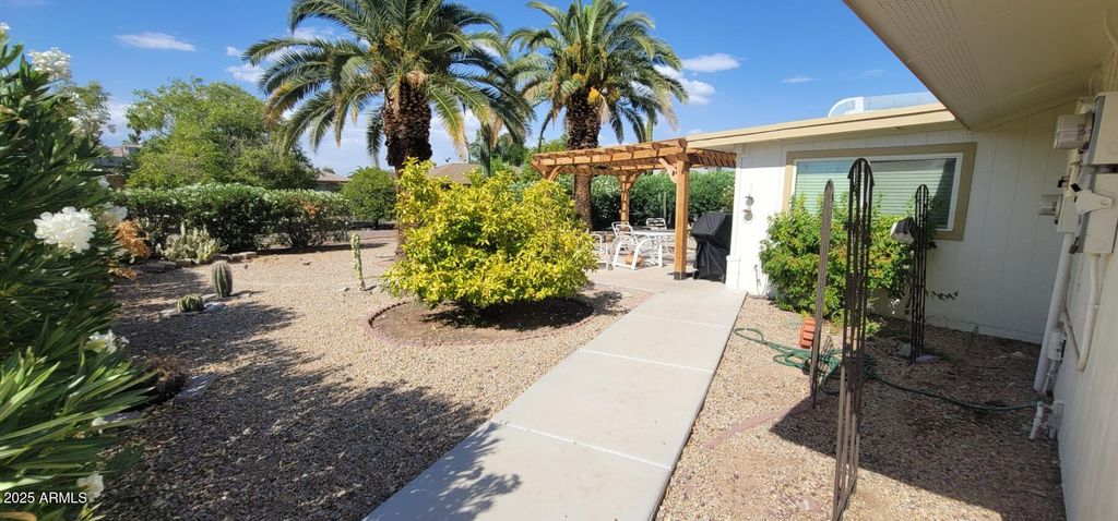 Image 39 of property listing at 13218 W LA TERRAZA Drive, Sun City West, AZ 85375