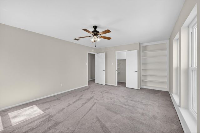 4800 Oak Hollow Street, Baytown, TX 77521