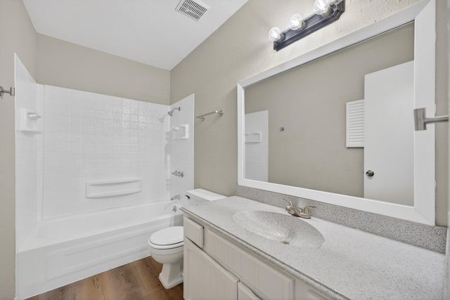 4800 Oak Hollow Street, Baytown, TX 77521