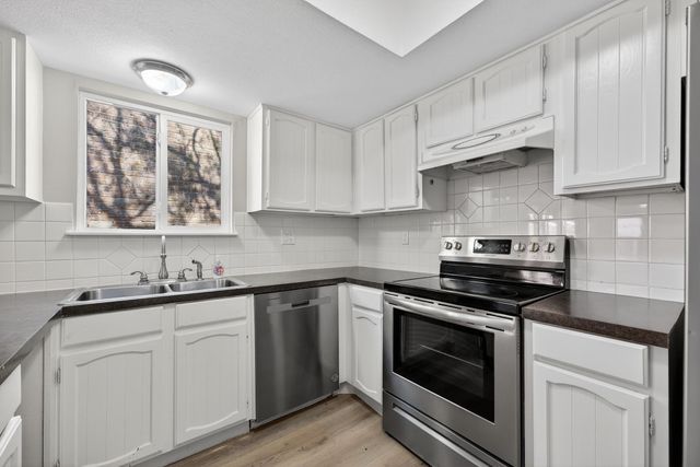 4800 Oak Hollow Street, Baytown, TX 77521