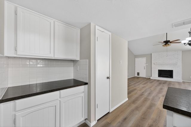 4800 Oak Hollow Street, Baytown, TX 77521