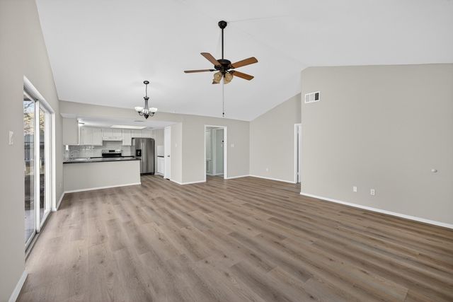 4800 Oak Hollow Street, Baytown, TX 77521