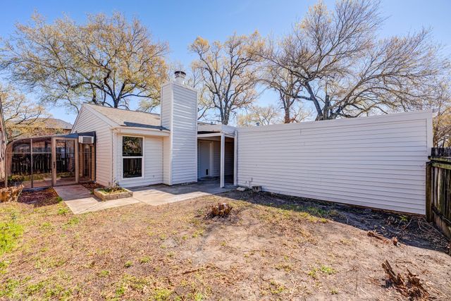 4800 Oak Hollow Street, Baytown, TX 77521