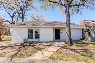 4800 Oak Hollow Street, Baytown, TX 77521