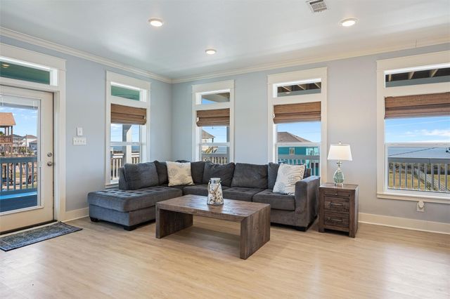 1759 Redfish Lane, Port Bolivar, TX 77650