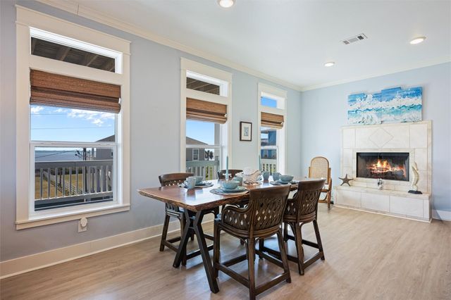 1759 Redfish Lane, Port Bolivar, TX 77650