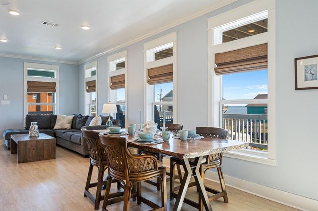 1759 Redfish Lane, Port Bolivar, TX 77650