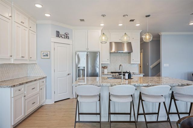 1759 Redfish Lane, Port Bolivar, TX 77650