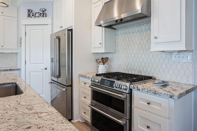 1759 Redfish Lane, Port Bolivar, TX 77650