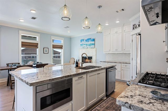 1759 Redfish Lane, Port Bolivar, TX 77650