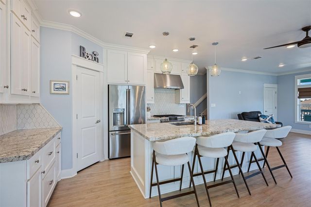 1759 Redfish Lane, Port Bolivar, TX 77650