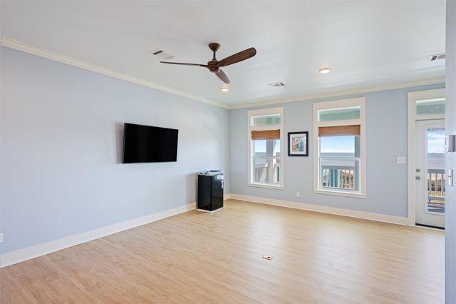 1759 Redfish Lane, Port Bolivar, TX 77650