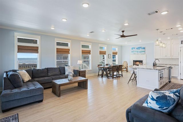 1759 Redfish Lane, Port Bolivar, TX 77650