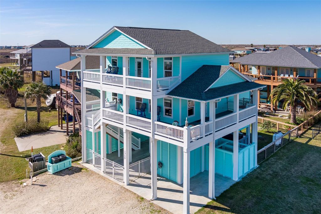 1759 Redfish Lane, Port Bolivar, TX 77650