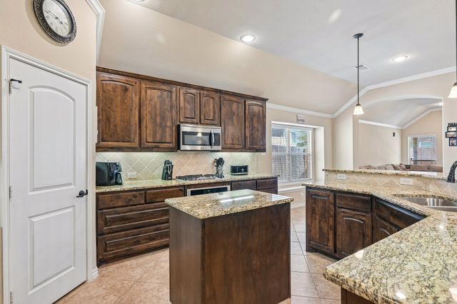 821 Mist Flower Drive, Little Elm, TX 75068