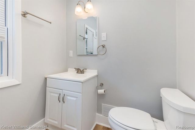 8233 Meadow Avenue, Warren, MI 48089