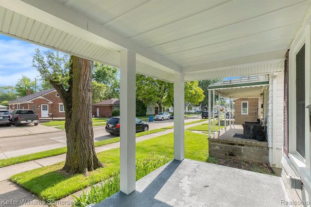 8233 Meadow Avenue, Warren, MI 48089