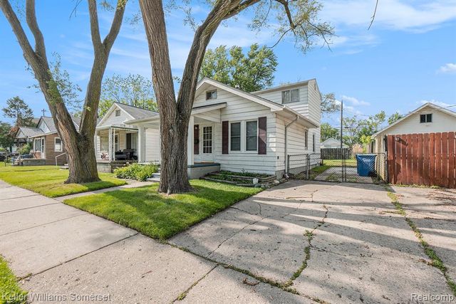 8233 Meadow Avenue, Warren, MI 48089