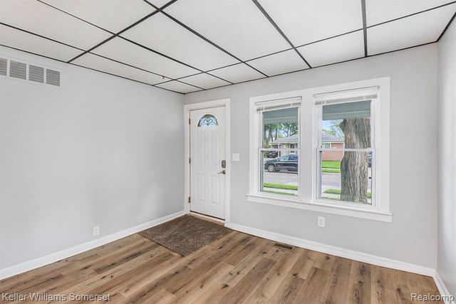 8233 Meadow Avenue, Warren, MI 48089