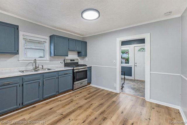 8233 Meadow Avenue, Warren, MI 48089