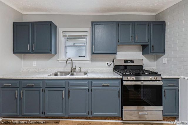 8233 Meadow Avenue, Warren, MI 48089