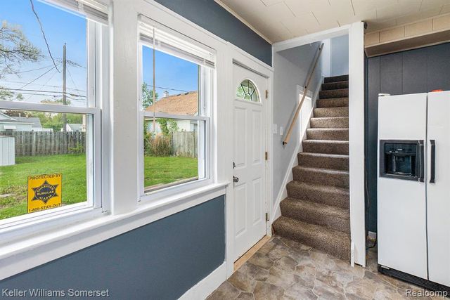 8233 Meadow Avenue, Warren, MI 48089