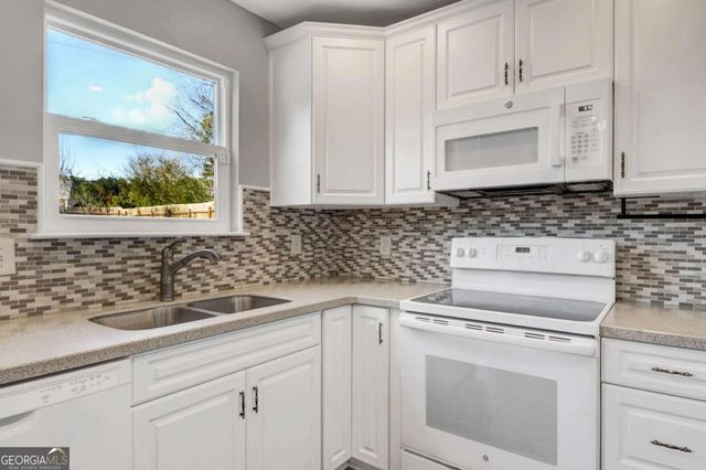 301 Red Maple Way, Dallas, GA 30157