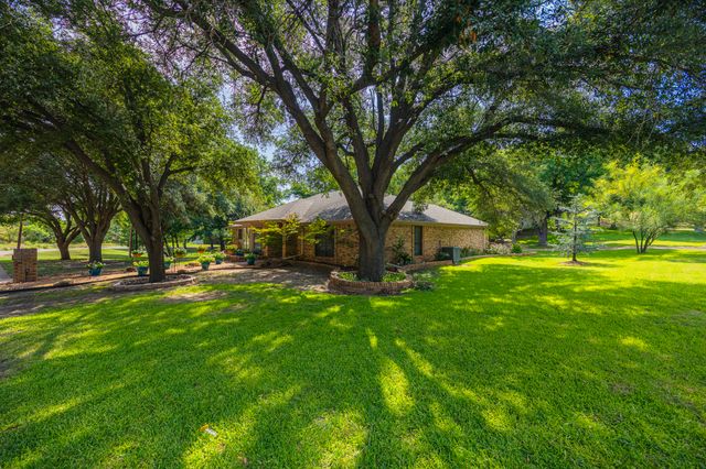 216 Willow Ridge Road, Fort Worth, TX 76103