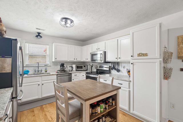 1027 Auldridge Dr, Christiana, TN 37037