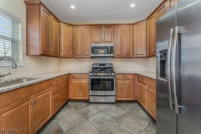 2 Evans Lane, Bridgewater Twp., NJ 08807