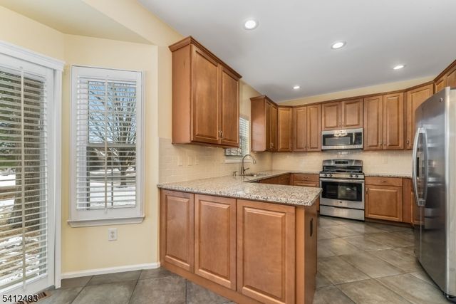 2 Evans Lane, Bridgewater Twp., NJ 08807