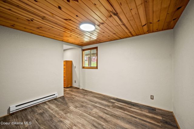 16587 E 6th St, Bayview, ID 83803