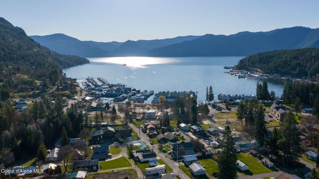 16587 E 6th St, Bayview, ID 83803