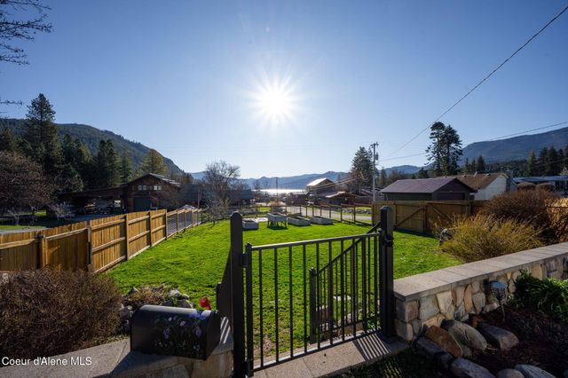 16587 E 6th St, Bayview, ID 83803