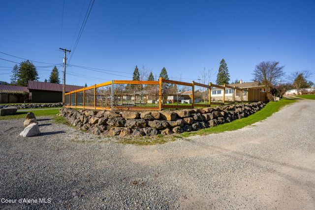 16587 E 6th St, Bayview, ID 83803